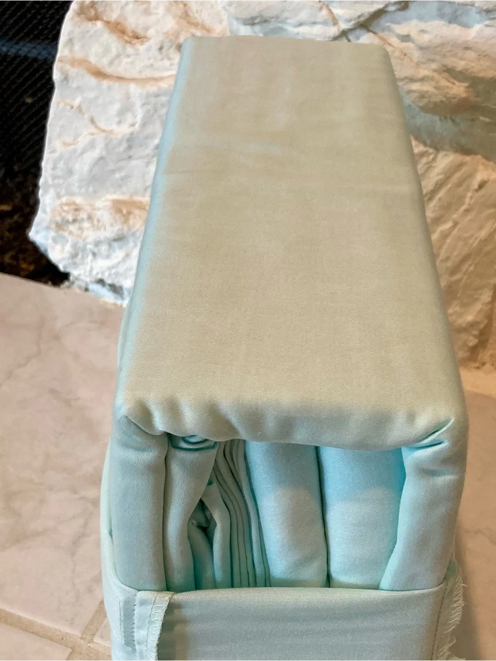 NWOT kate spade king sized 100% cotton sateen sheet set in powder blue
